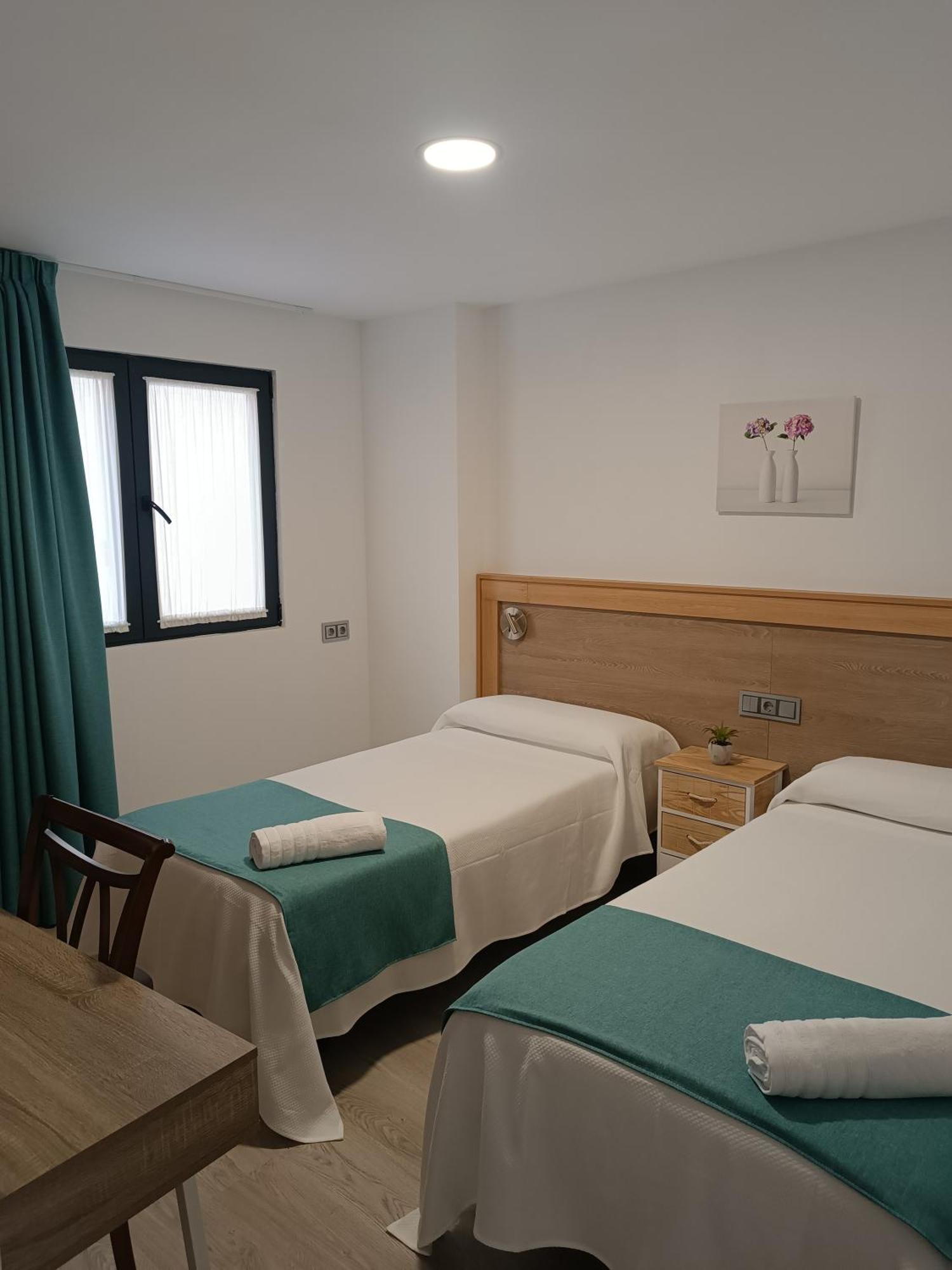 Apartamentos Turisticos Avila Puerta De San Isidro 1-4 Bagian luar foto