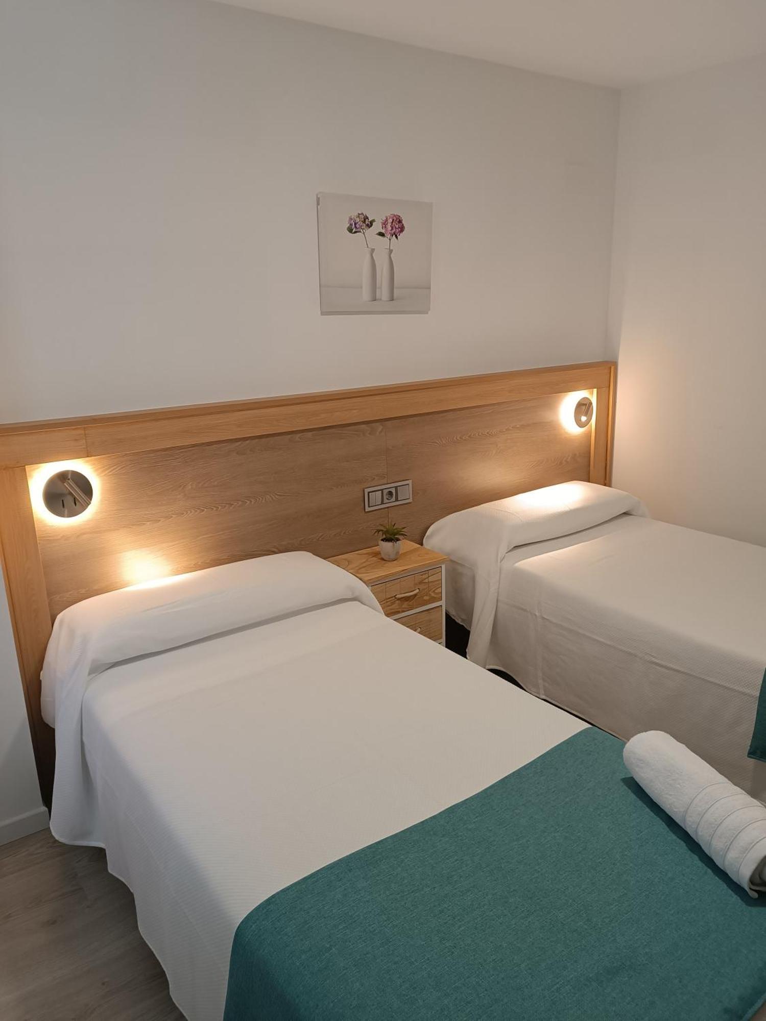 Apartamentos Turisticos Avila Puerta De San Isidro 1-4 Bagian luar foto