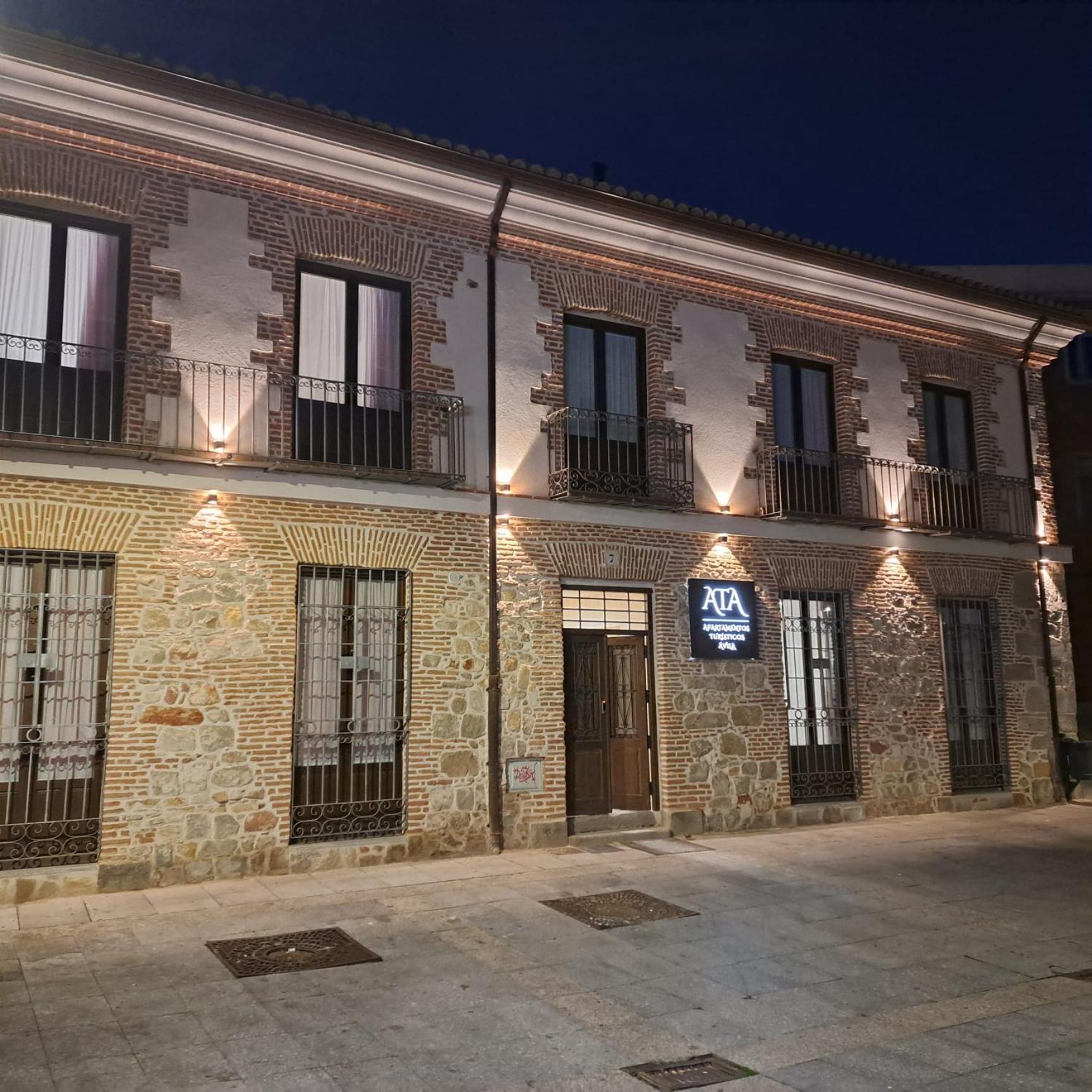 Apartamentos Turisticos Avila Puerta De San Isidro 1-4 Bagian luar foto
